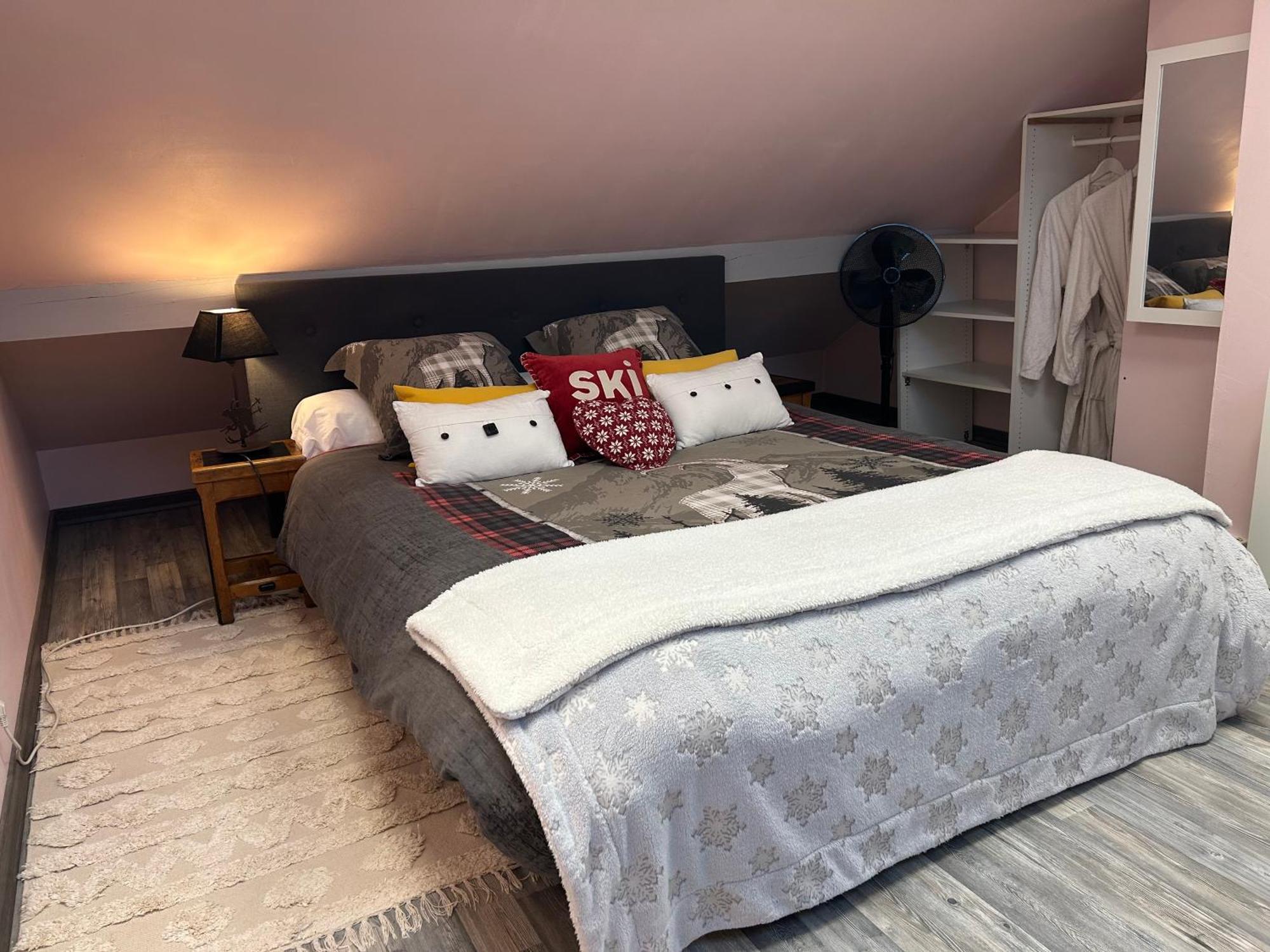 A La Marc'Quize Chambres D'Hotes, Petit Dejeuner Compris, Avec Piscine A Debordement En Exterieur, Bain Nordique A 38 Degres En Prestation Supplement Sur Reservation Horaire Anticipee 1 Place De Parking Gratuite Sur Place Mouxy Exterior foto